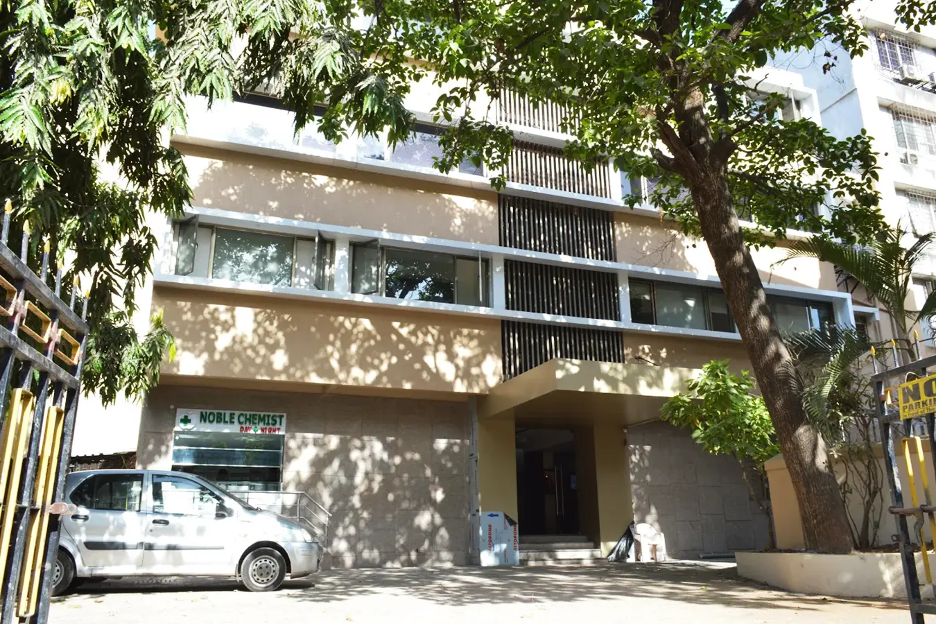 The-Vein-Center-dr-bhanushali-hospital-thane-West-front-gate