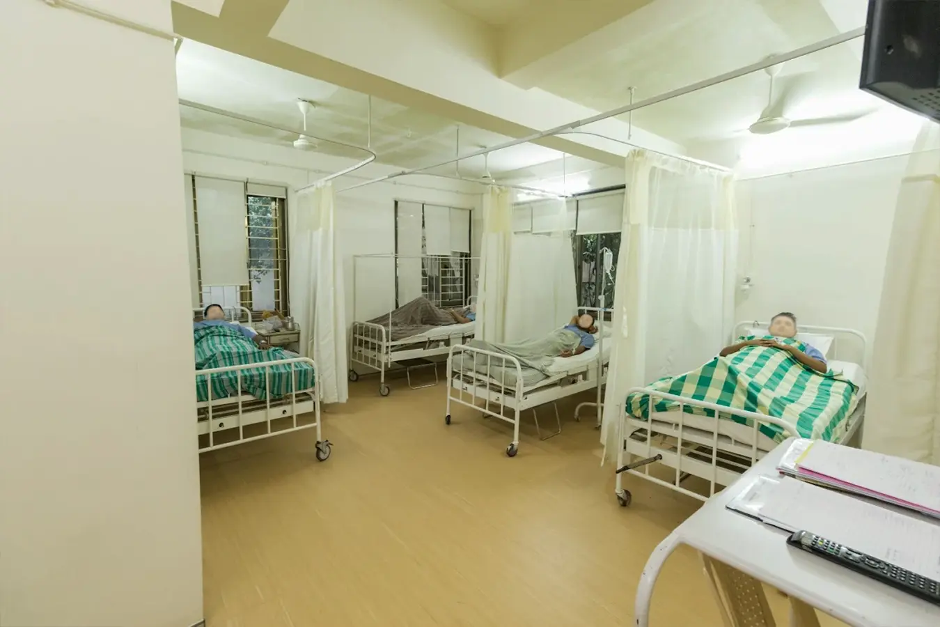 The-Vein-Center-dr-bhanushali-hospital-thane-West-patient-ward