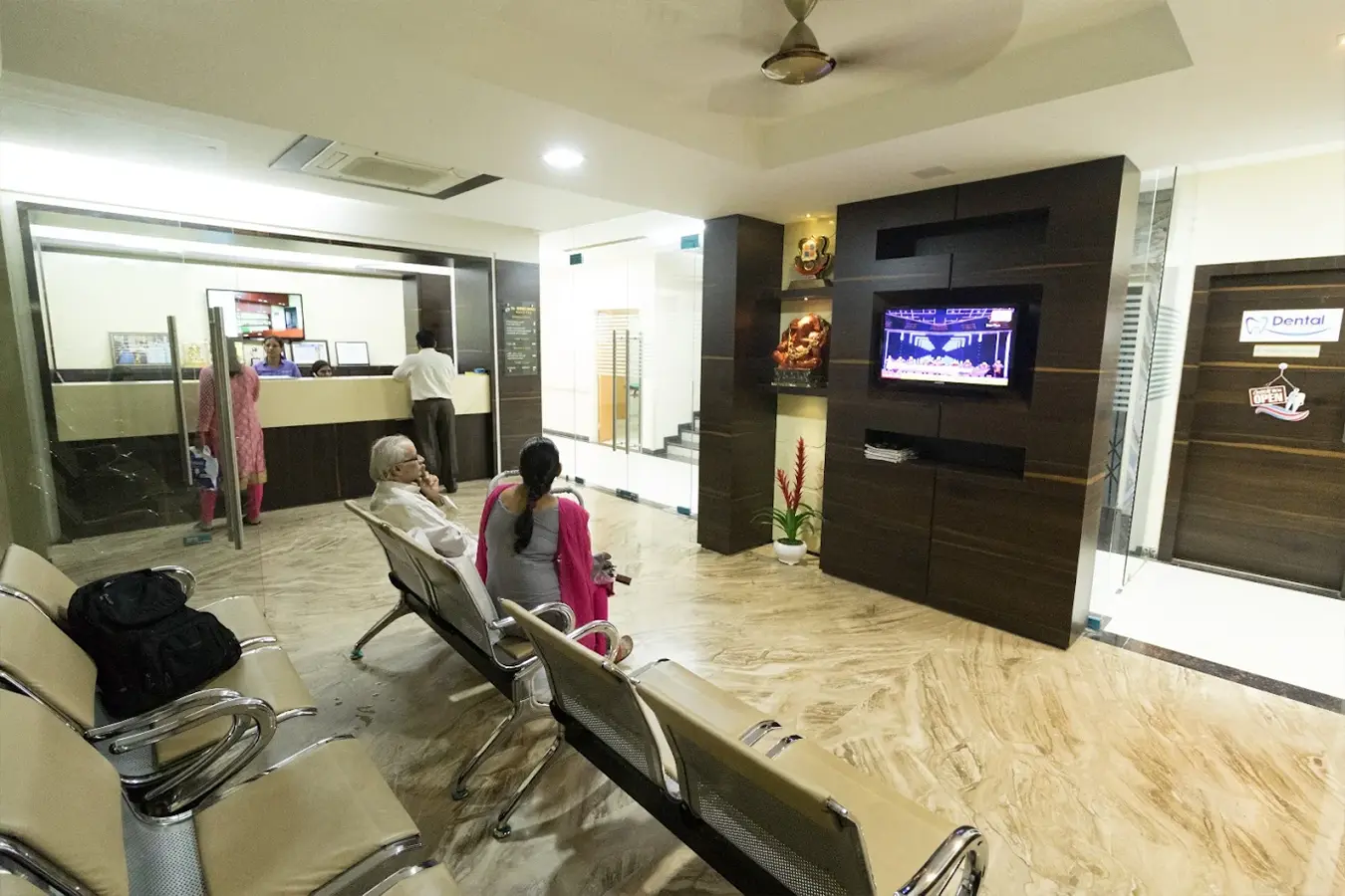 The-Vein-Center-dr-bhanushali-hospital-thane-West-waiting-area