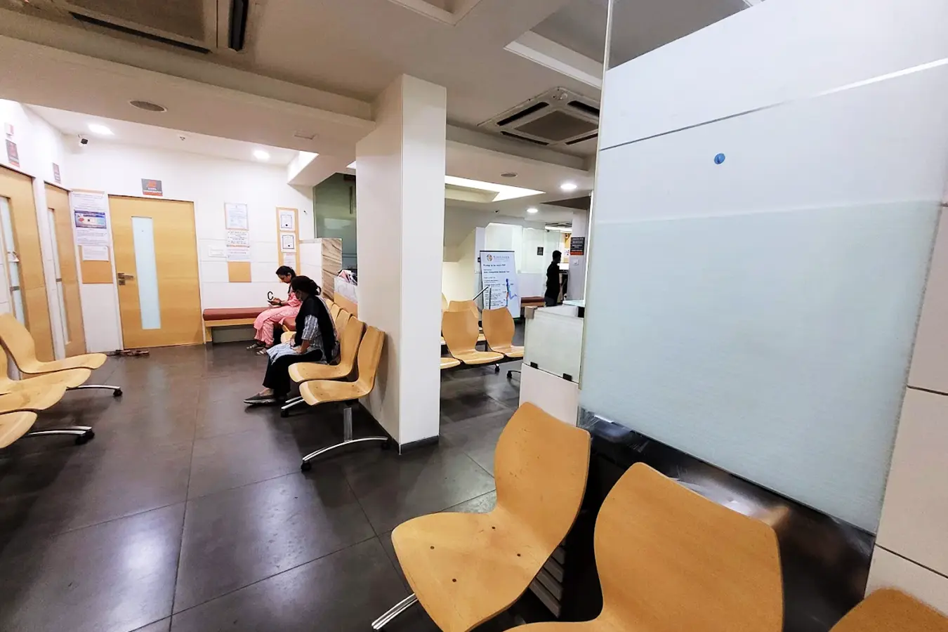 Waiting-area-4-The-Vein-Center-Malad